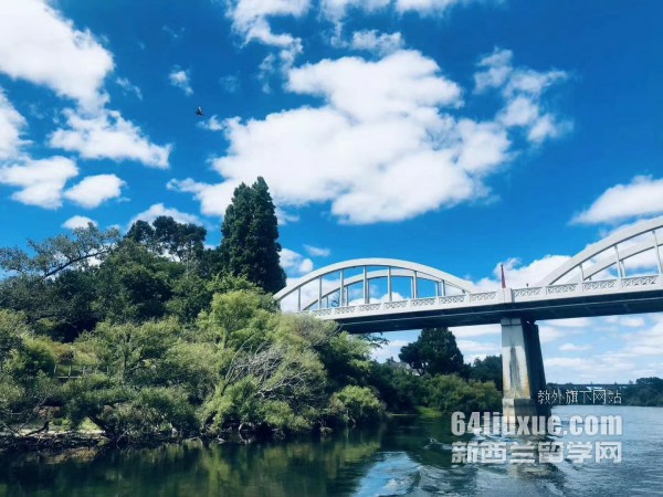 新西兰奥克兰大学