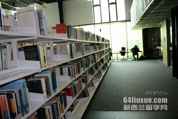 新西兰大学什么时间开学