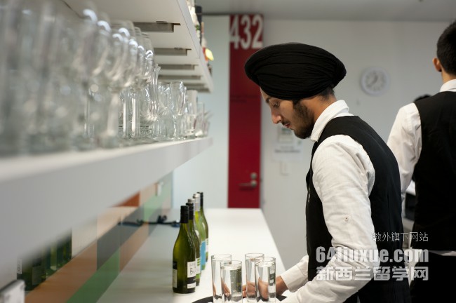 新西兰奥塔哥大学开学时间是什么时候