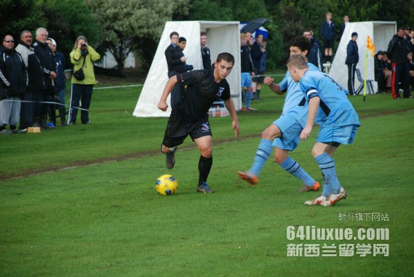 �����������д�ѧMBA�γ���ô��