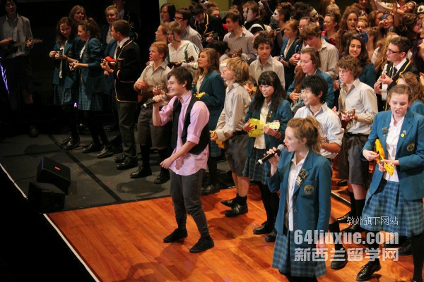 �������Ϸ�����ѧԺ��Ϣ����רҵ