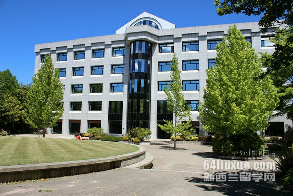 新西兰大学一年有几个学期