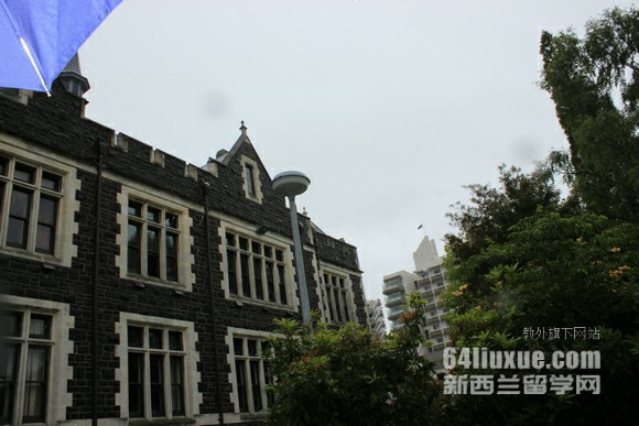新西兰大学一年有几个学期