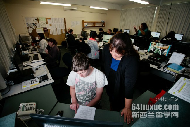 新西兰留学传媒专业的学校是哪个