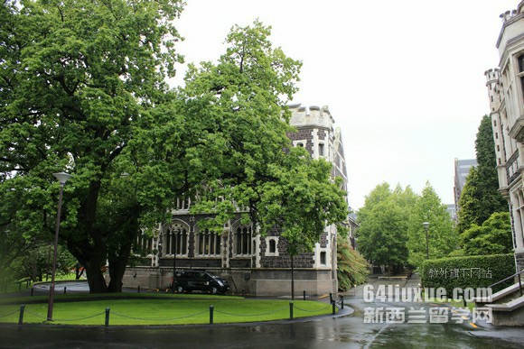 ������unitec����ѧԺ԰�־������