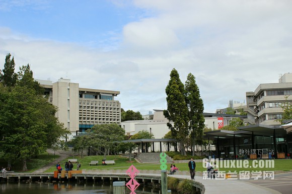 奥克兰大学读研花费
