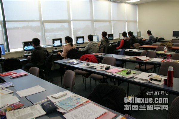 国内读完高二去马努卡理工留学