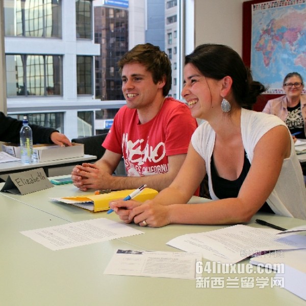 ά����������ѧԺ���Կγ�