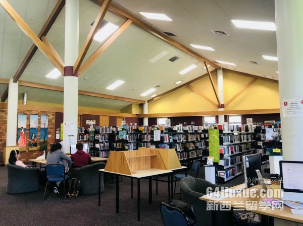 �����������д�ѧ����