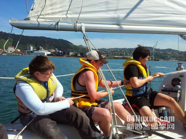 �������ά�����Ǵ�ѧ