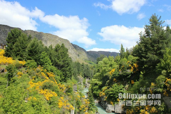 ���ز��״�ѧ��ƾ�γ�