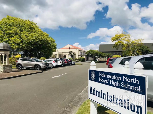 ���ز��״�ѧ��ƾ�γ�