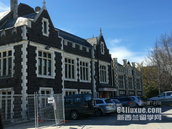 ���ز��״�ѧucic�γ�