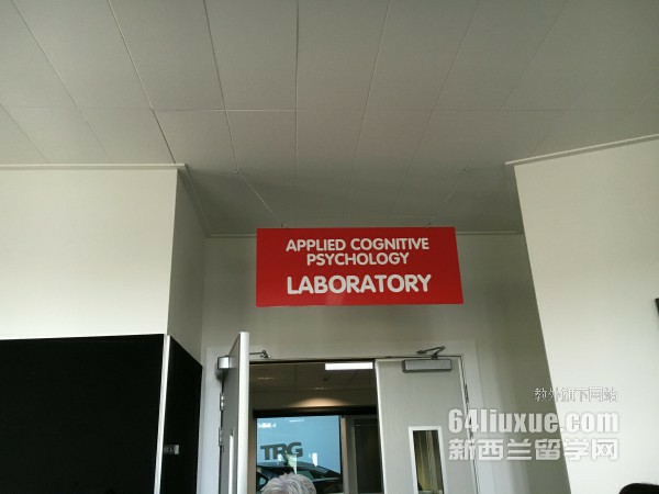 新西兰陪读签证材料