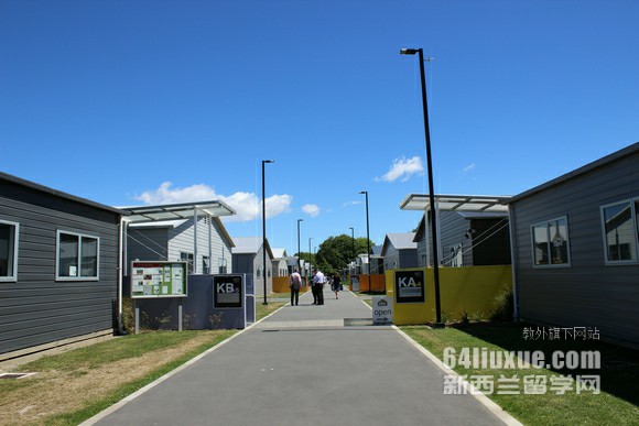 奥克兰大学费用2016