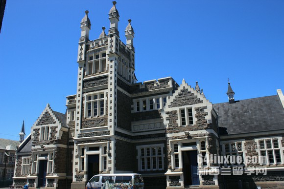 奥克兰大学商科硕士学费