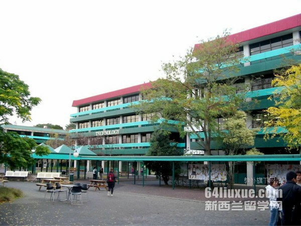 Long Bay College ѧ