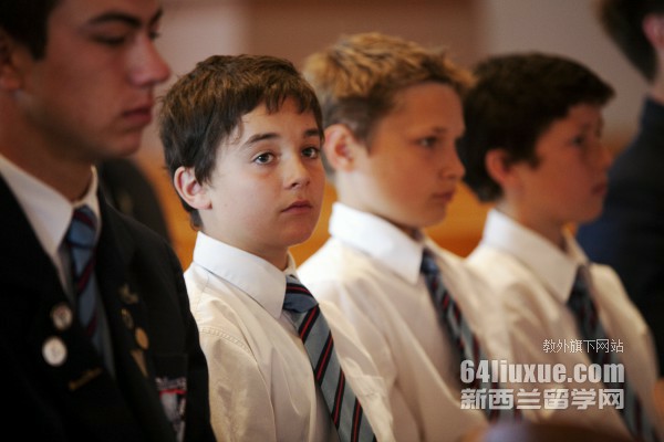 新西兰留学高中费用多少钱