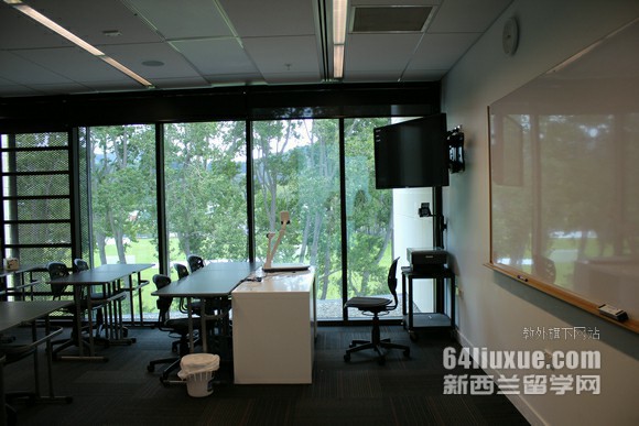 奥克兰大学读研究生一年多少钱
