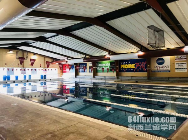 新西兰奥克兰理工大学和梅西大学哪个好
