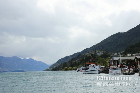 ÷����ѧ��ƿγ�