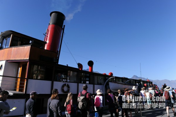 �������Ϸ�����ѧԺ�о�����У����