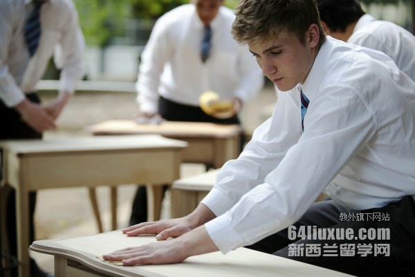 新西兰中学学费多少钱