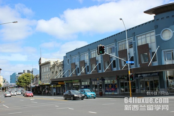 新西兰梅西大学兽医学学费