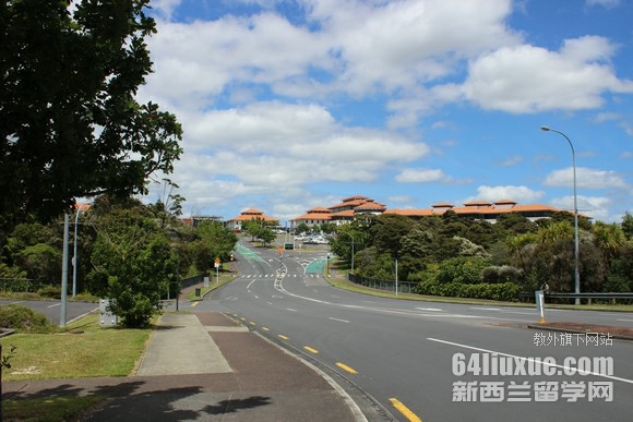 梅西大学商学院一年生活费