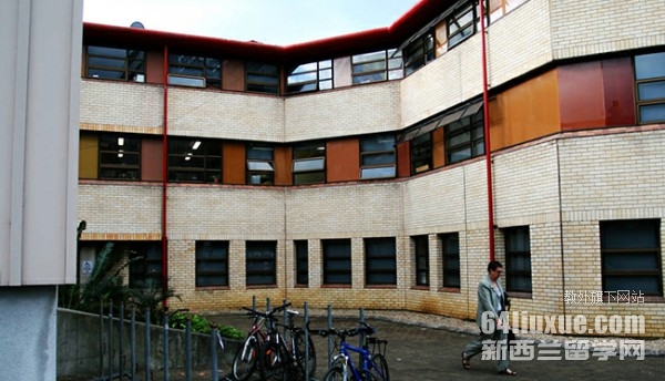 奥克兰大学住宿便宜吗