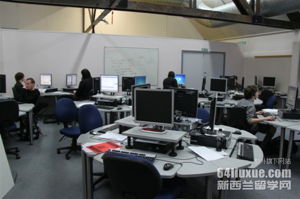 新西兰南方理工学院语言好过吗