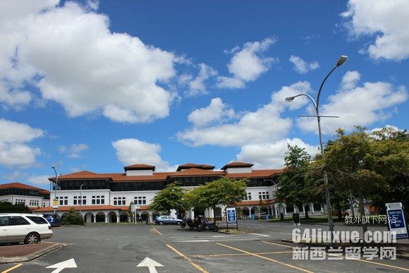 梅西大学预科学费