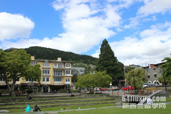新西兰商学院排名