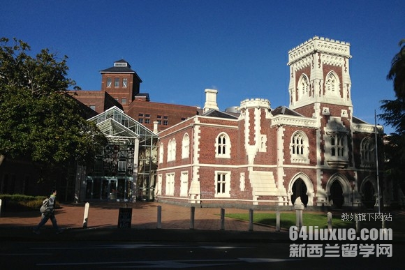 奥克兰大学读研一年费用