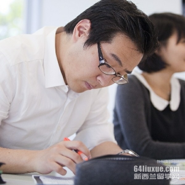 奥克兰大学法学专业