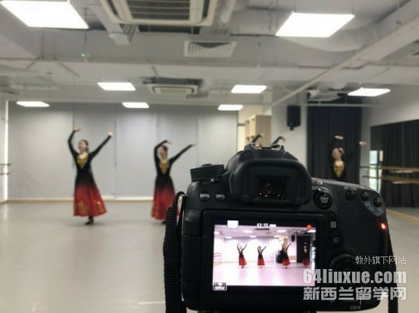 新加坡音乐学院舞蹈系