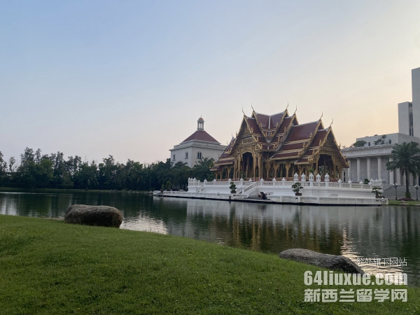 皇太后大学学费