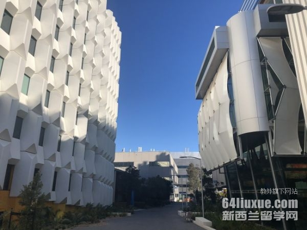 昆士兰大学商学院入学要求