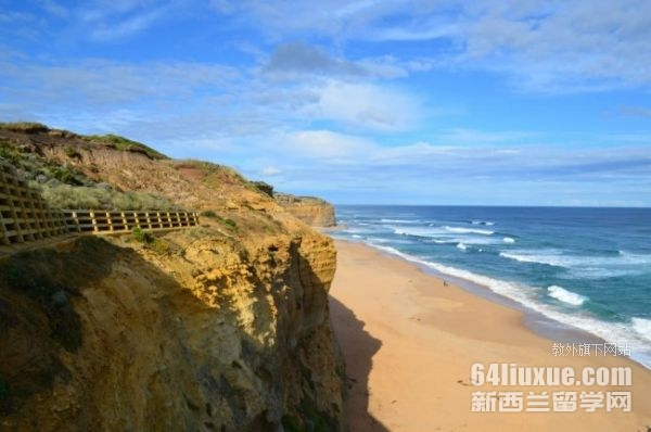 利兹大学费用研究生多少