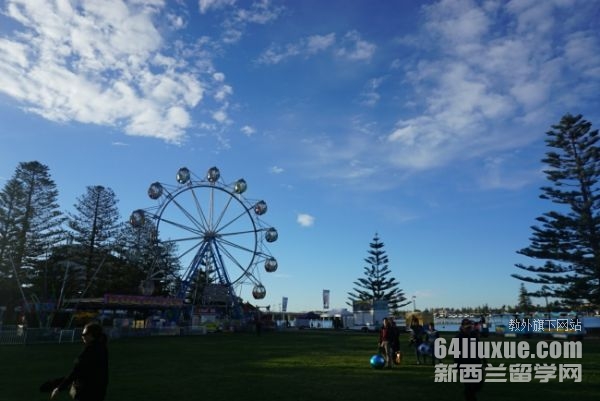 澳大利亚大学本科几年