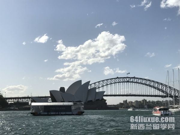 �Ĵ����Ƕ��о�������