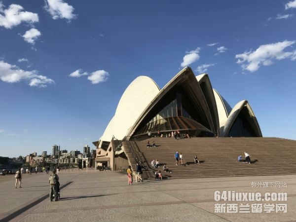 �Ĵ����Ƕ�����һ����ö���