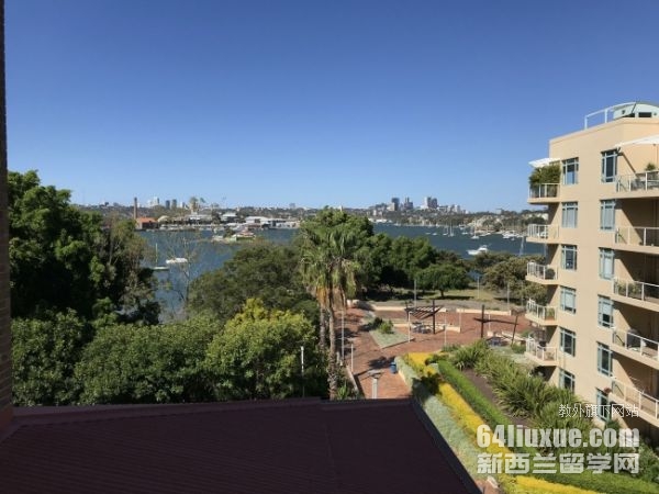 澳大利亚读本科一年多少钱