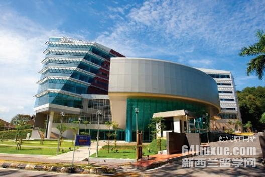 马来亚大学一年的费用