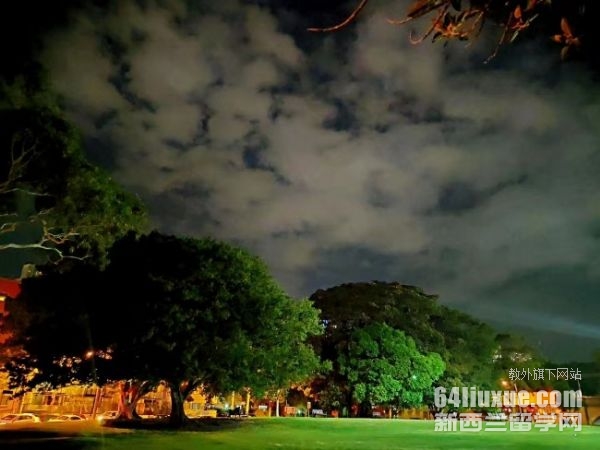 澳大利亚迪肯大学