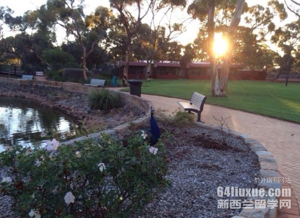 澳洲澳大利亚邦德大学