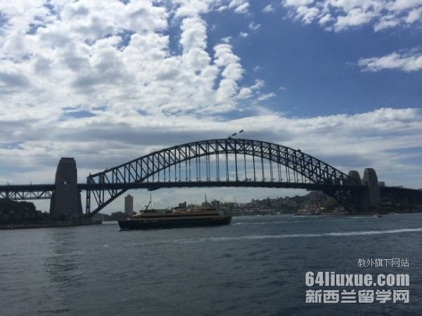 �Ĵ�������˹�����Ǵ�ѧ