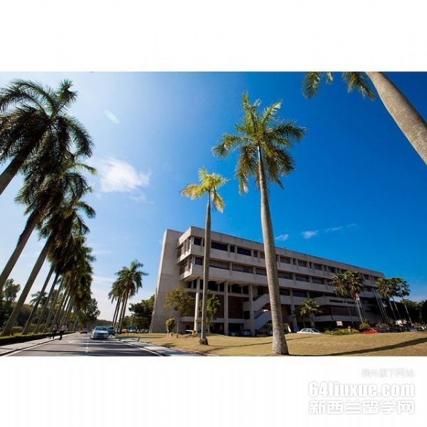 马来西亚博特拉学费