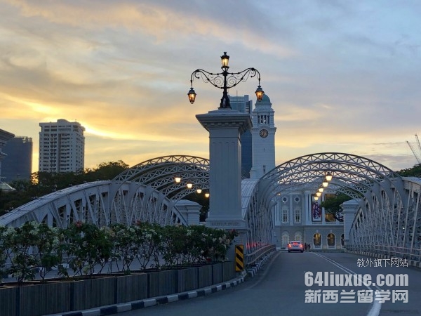 �¼�������ѧУ