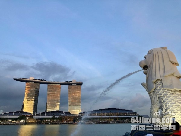 �¼�����ѧ����һ�����Ǯ